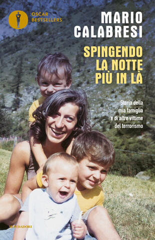 copertina Spingendo la notte più in là. Storia della mia famiglia e di altre vittime del terrorismo