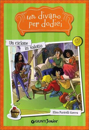copertina Un ciclone in salotto. Un divano per dodici