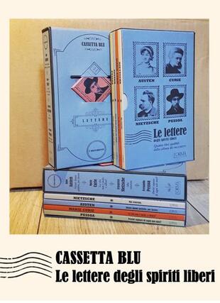 copertina Cassetta blu. Le lettere degli spiriti liberi: Niente donne perfette, per favore-Perché sognare di sogni non miei?-Mia venerata-La vita non è facile, e allora? Con g